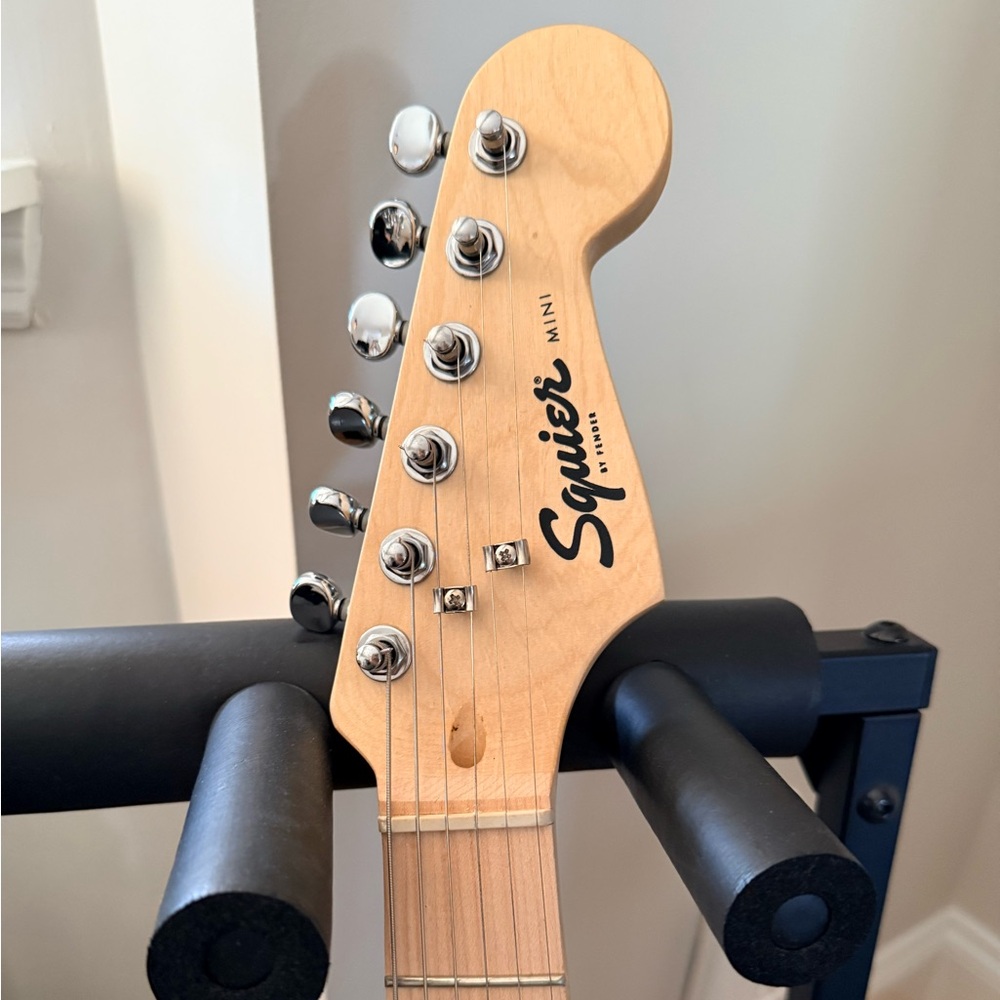 Fender Squier Mini Jazzmaster HH Electric Guitar - Blue - Picture 3 of 7